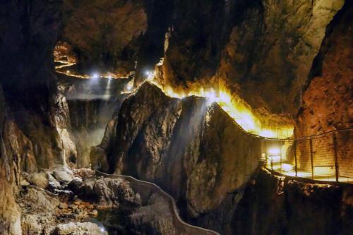 Jour-17-grottes-de-Skocjan-3